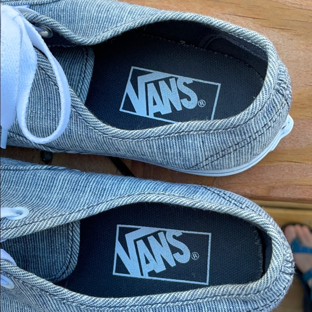Vans - Picture 5 of 6